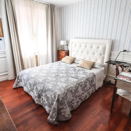 לינה וארוחת בוקר Noctis